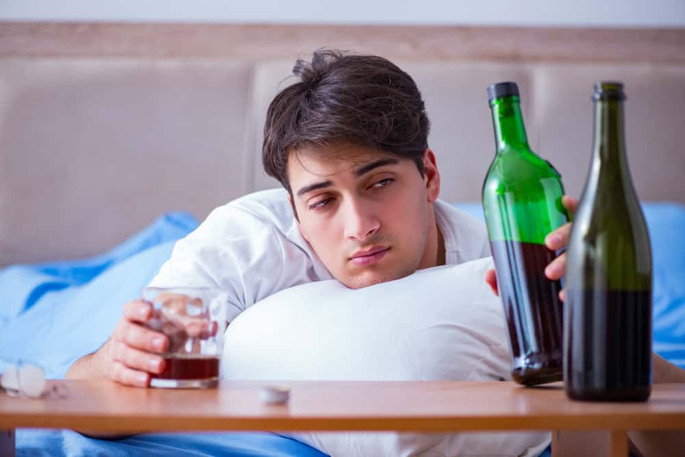 Jangan Sepelekan Efek Alkohol ke Sistem Saraf dan Otak Manusia