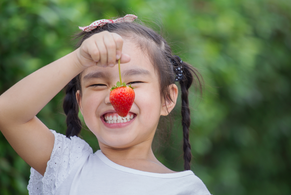 Begini Caranya Memperkenalkan Makanan Baru untuk Anak Dengan Autisme