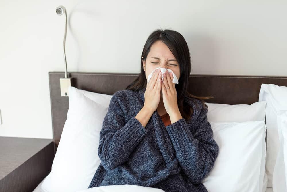 7 Cara Mengatasi Flu Saat Puasa dan Pencegahannya