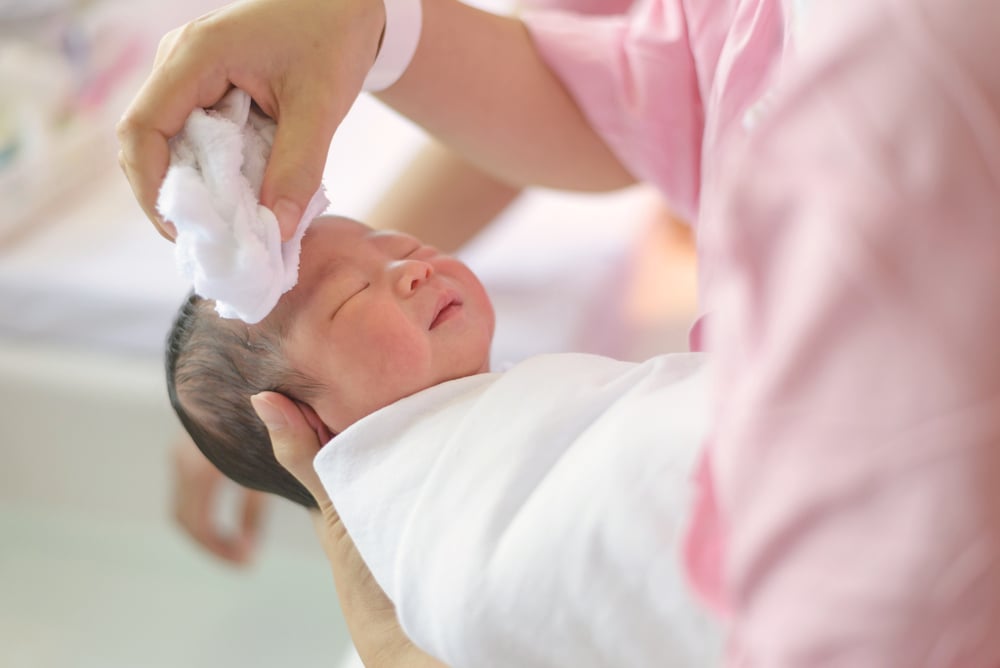 Bolehkah bayi dimandikan setelah imunisasi