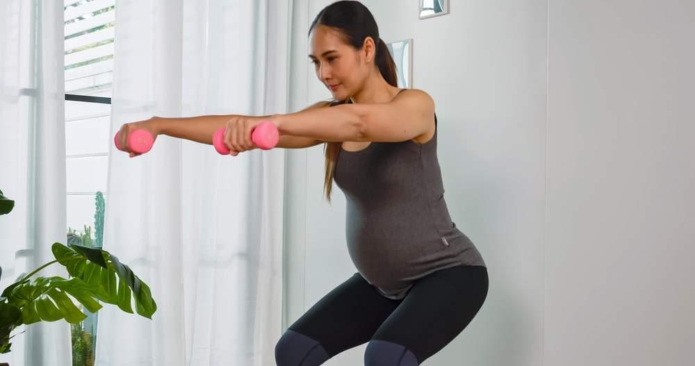 Manfaat dan Risiko Melahirkan dengan Posisi Jongkok