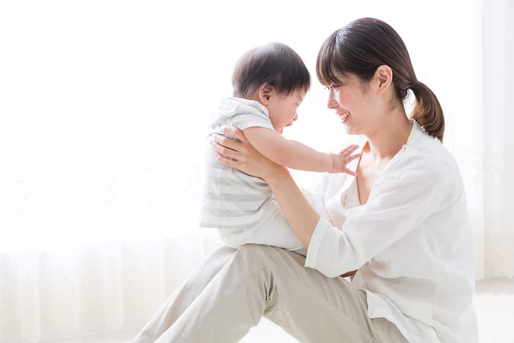 Pada Usia Berapa Bayi Mulai Belajar Bicara? Begini Tahapannya!