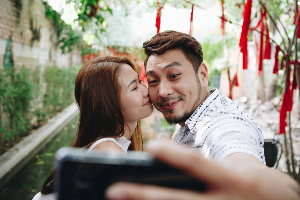 Public Display of Affection, Apakah Baik untuk Hubungan?