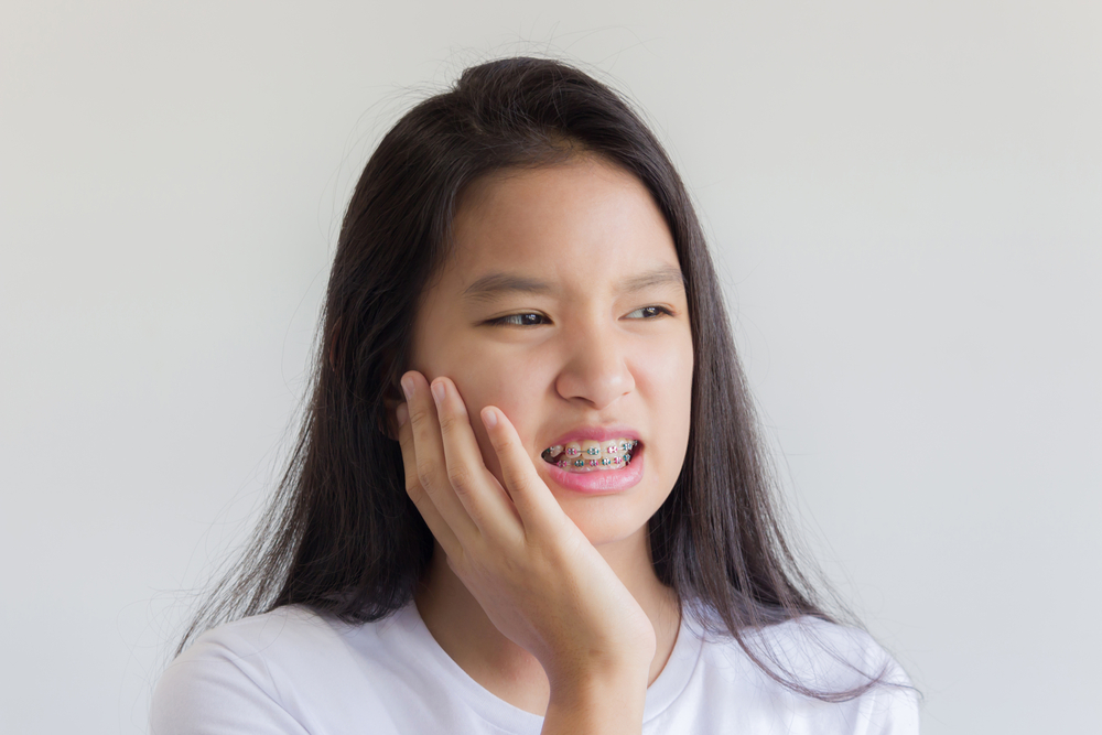 6 Tips Redakan Sakit Gigi Setelah Behel Dikencangkan