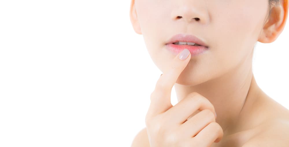 6 Hal yang Menyebabkan Timbul Bercak Hitam di Bibir, Plus Cara Mengatasinya