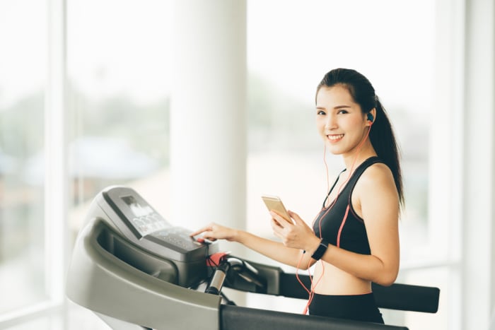 menggunakan treadmill