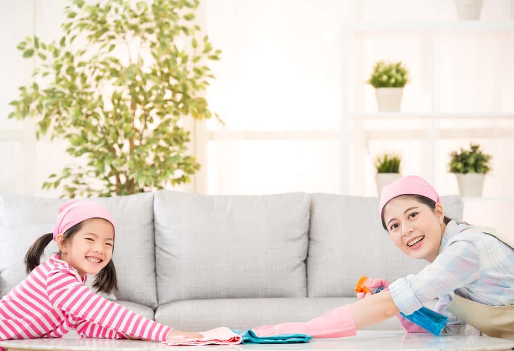 3 Manfaat Melatih Anak Bantu Beres-Beres di Rumah