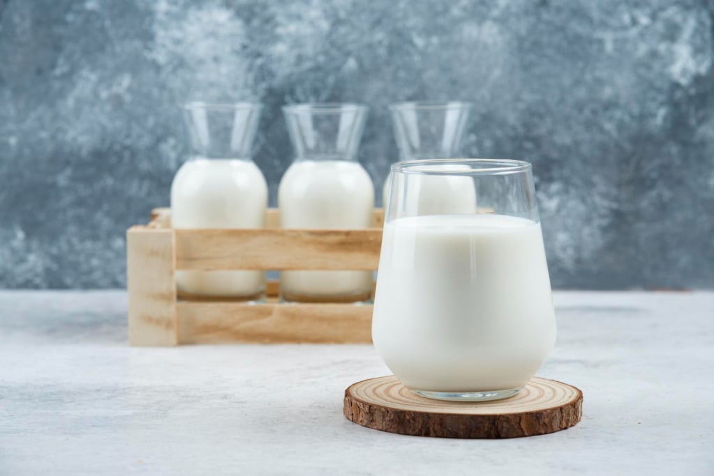 perbandingan susu bubuk dan susu cair dari segi kandungan gizi