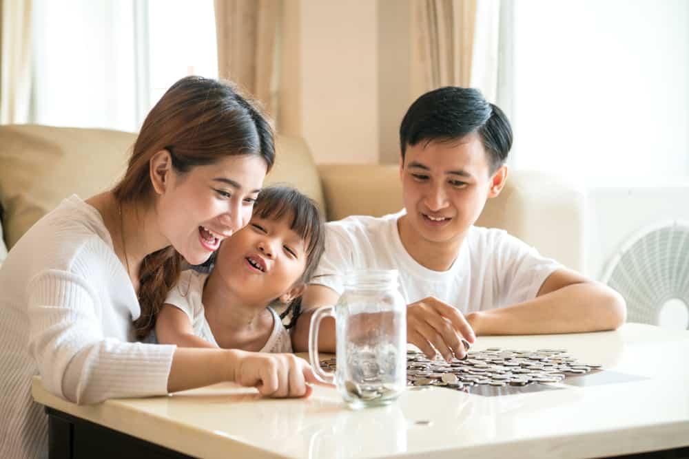 5 Cara Asyik untuk Mengenalkan Uang Pada Anak