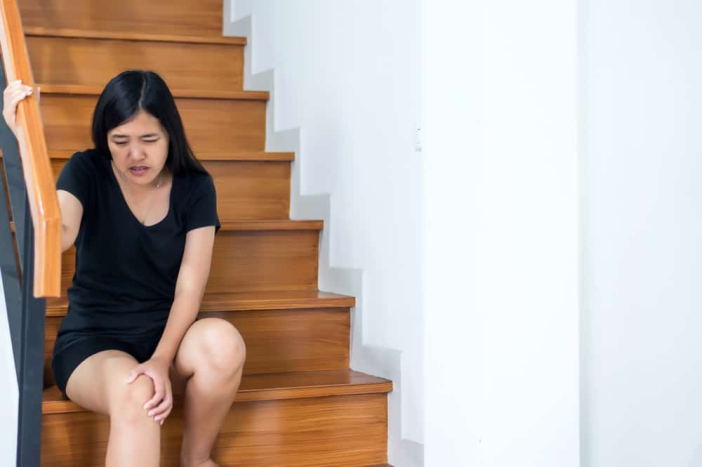 lutut sakit saat naik tangga