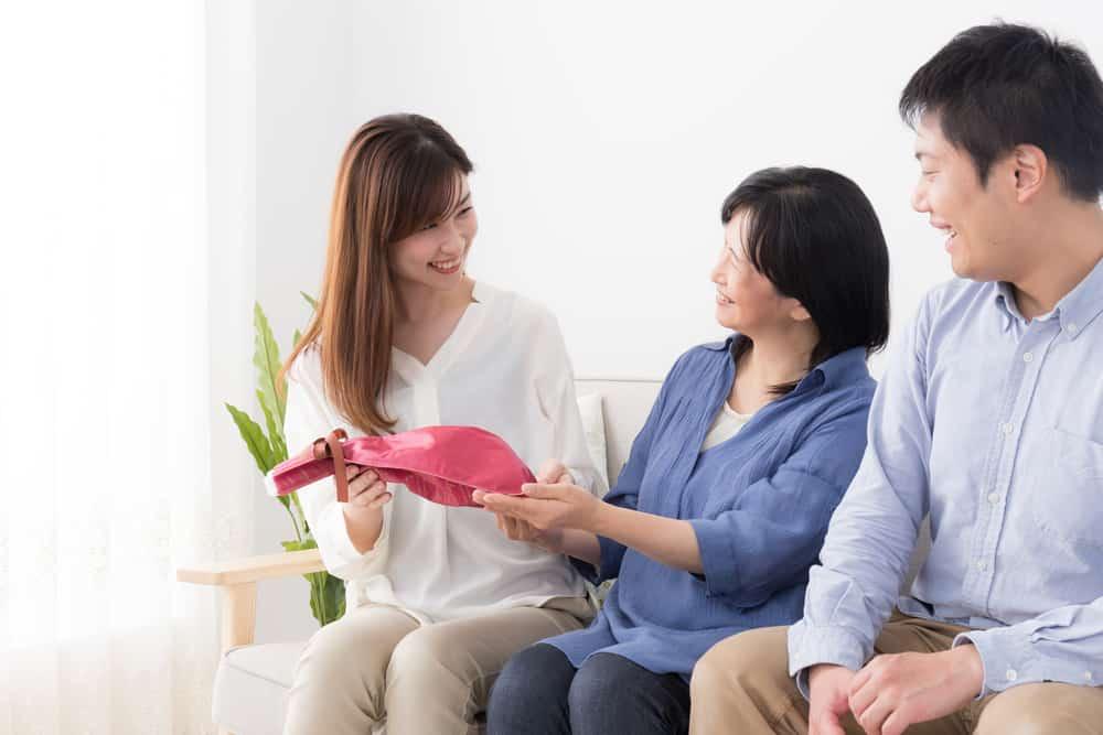 4 Langkah Bijak Menghadapi Mertua Meski Anda Merasa Tak Dihargai