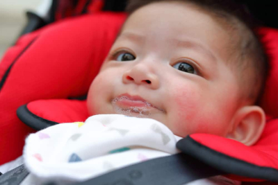  Bayi  Sering Mengeluarkan Air  Liur  Apakah Ini Normal 