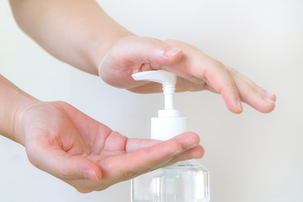 Cuci Tangan Dengan Air, atau Sabun, atau Hand Sanitizer: Mana yang Lebih Ampuh Basmi Bakteri?