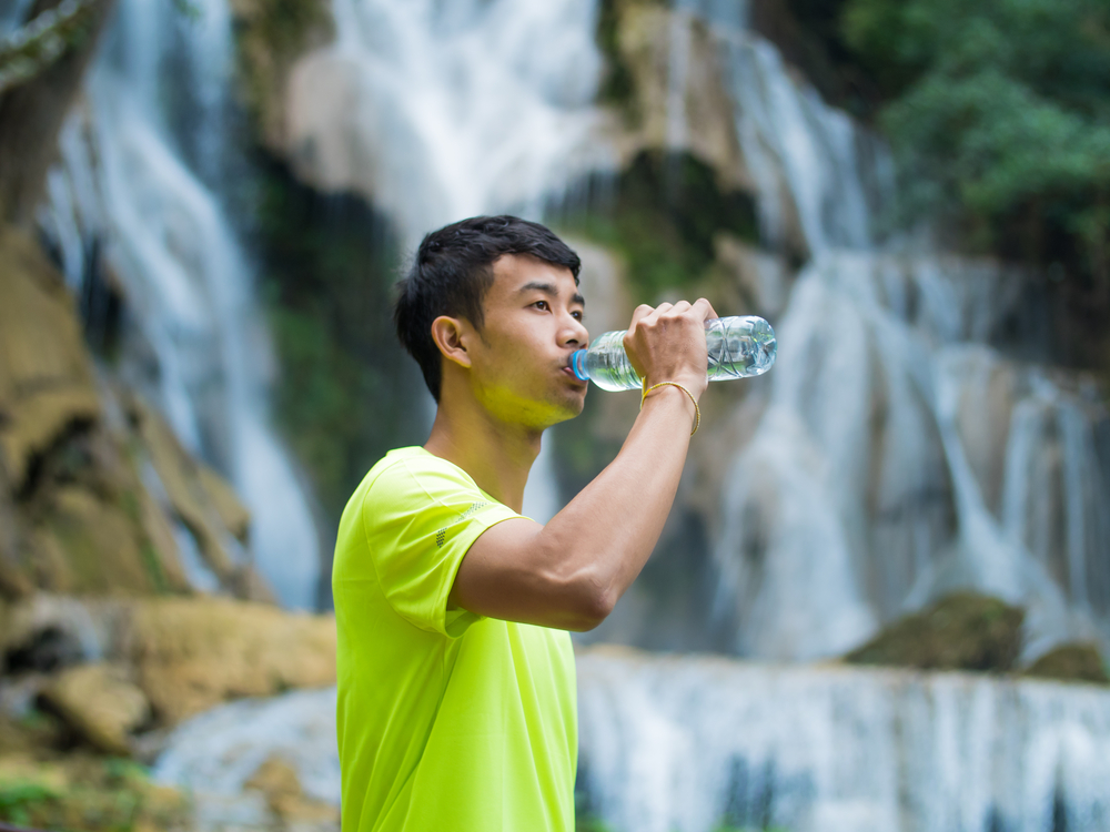 Mau Menghilangkan Stres? Coba Minum Air Putih, Yuk!