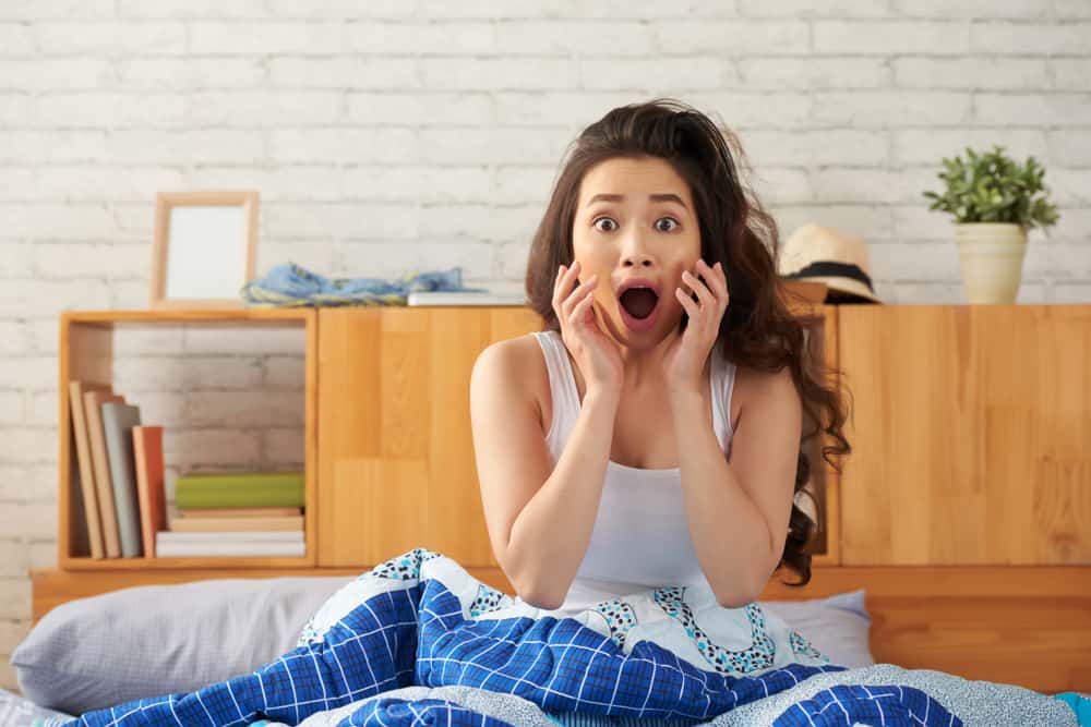 Bangun Tidur Wajah Penuh Minyak? Simak Beragam Pemicunya
