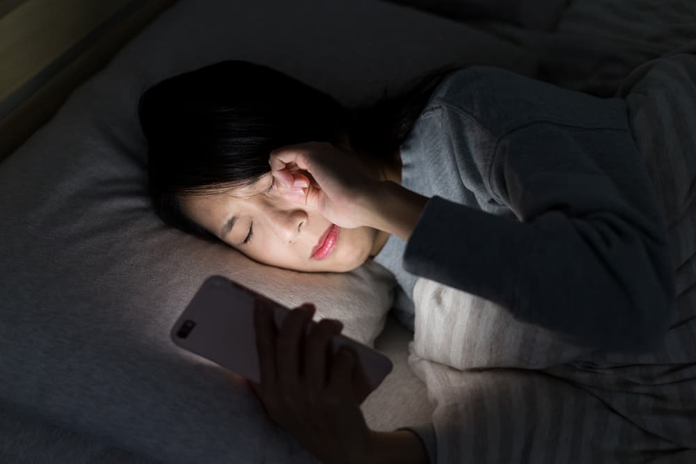 Agar Bisa Tidur Nyenyak, Atasi Mata Gatal di Malam Hari Dengan 4 Cara Ini