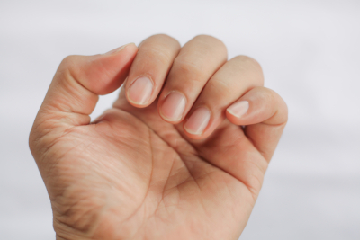 wavy nails