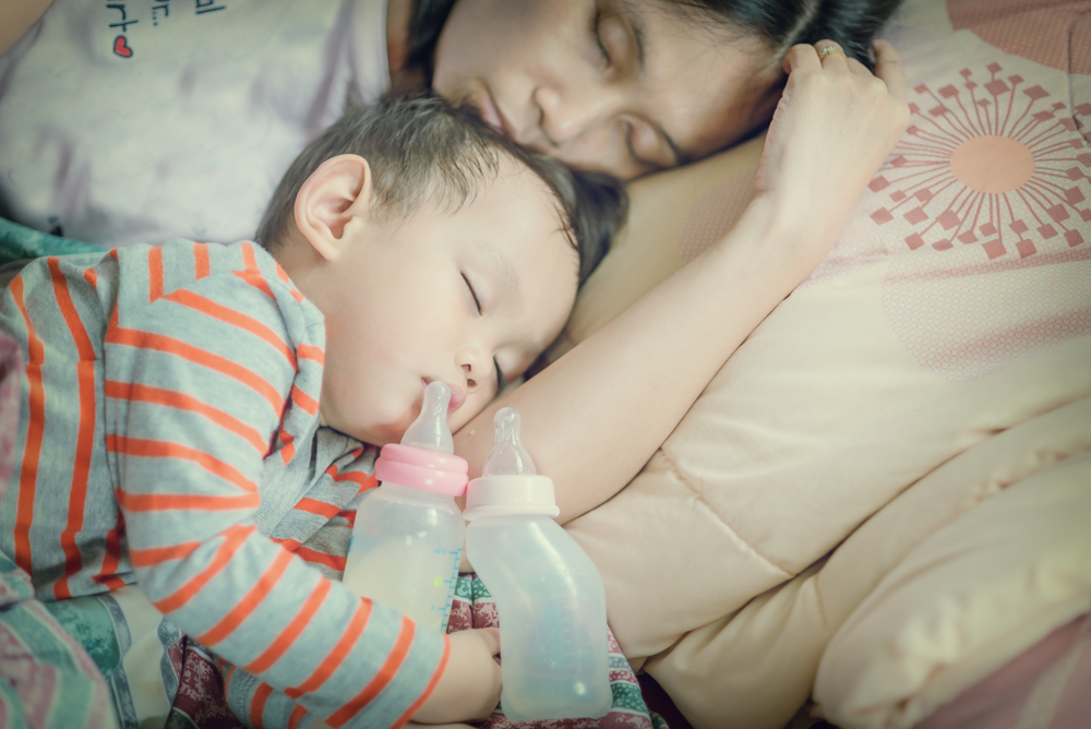 Anak Sudah Besar, Tapi Masih Tidur di Kamar Ortu? Studi Ungkap Efeknya Pada Psikologis Ibu