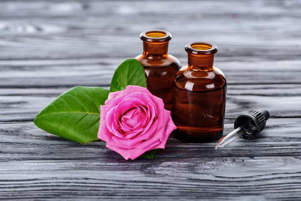 3 Khasiat Minyak Bunga Mawar untuk Kesehatan