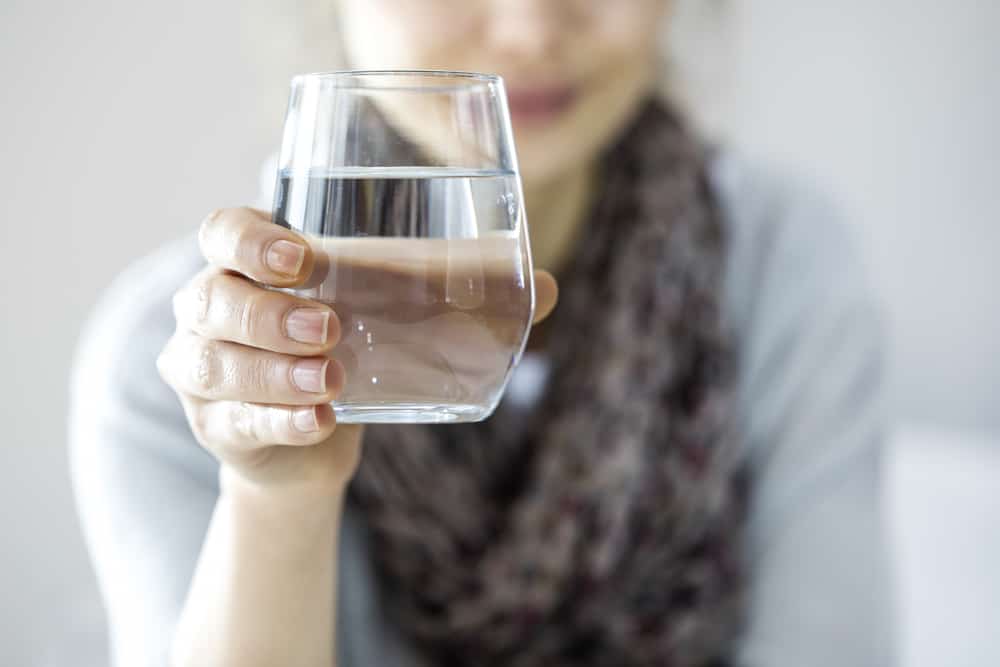 Jernih Alias Tidak Berwarna, Apakah Air Putih Mengandung Kalori?