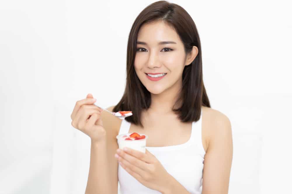 Meski Sehat, Makan Yoghurt Berlebihan Juga Bisa Timbulkan Dampak Buruk