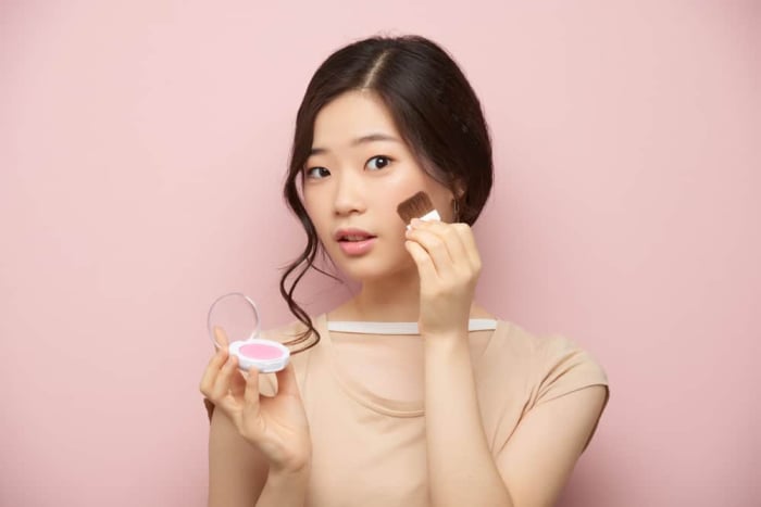 10 Blush On Yang Bagus Dan Tahan Lama Bikin Pipi Merona