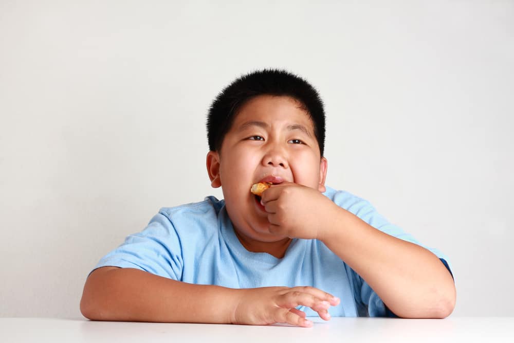 Berapa Kalori yang Harus Dipangkas Supaya Berat Badan Anak Obesitas Dapat Turun?