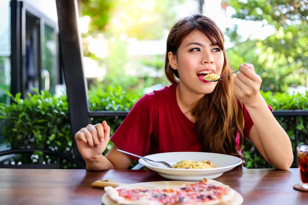 Naikkan Berat Badan Hanya Dengan Menambah Porsi Makan, Memang Bisa?