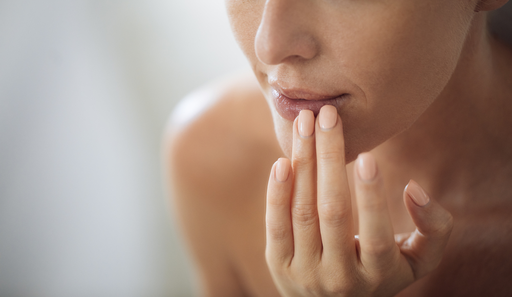 5 Penyebab yang Bikin Bibir Tiba-Tiba Terasa Gatal