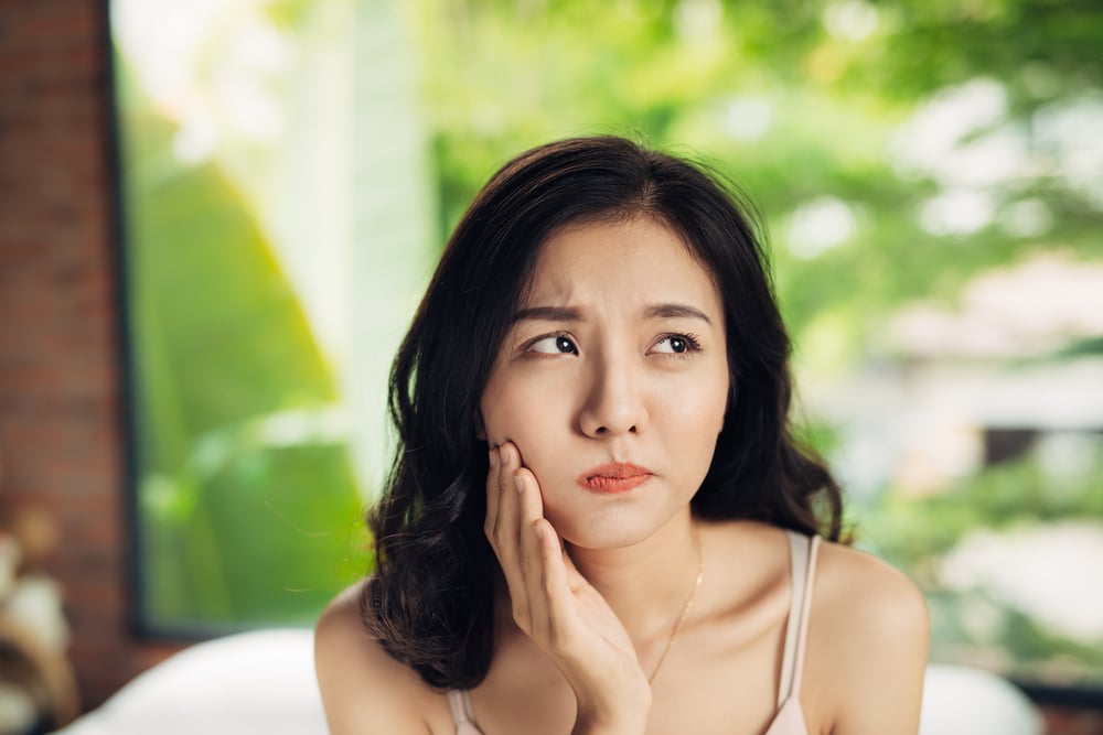 7 Penyebab Gigi Orang Dewasa Mudah Goyang