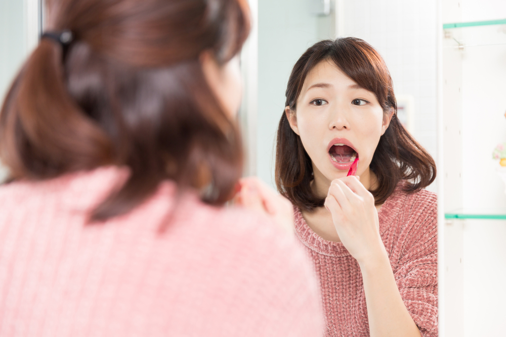 Kenapa Bau Mulut Anda Tidak Hilang Meski Rajin Sikat Gigi?