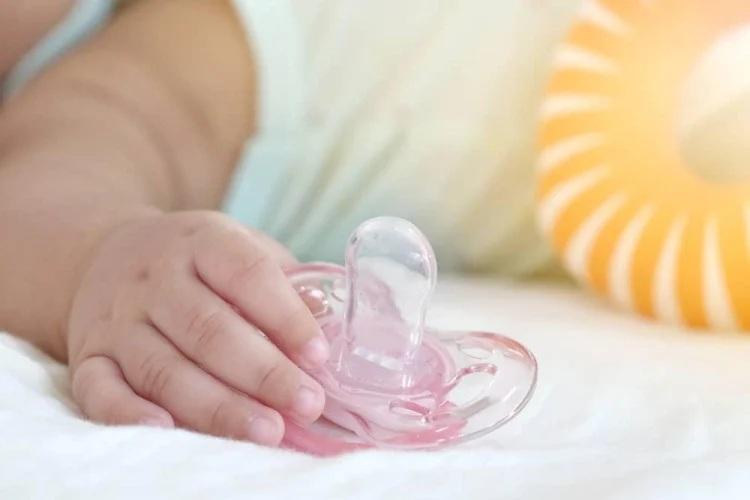 12 Cara Menyapih Anak dari Empeng yang Efektif