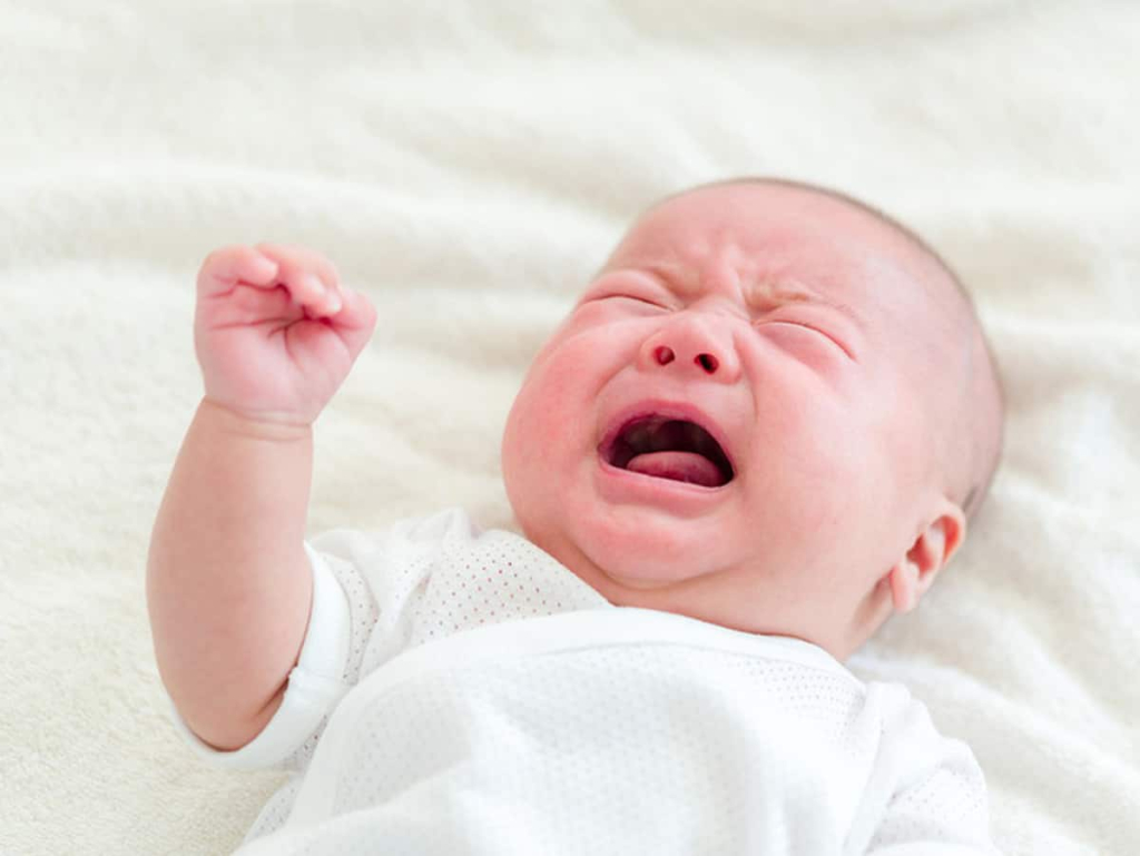 Bayi menangis akibat batuk