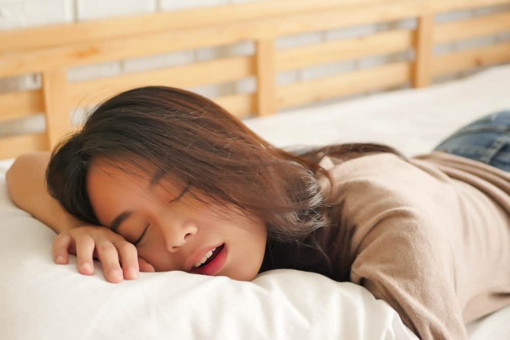 5 Penyebab Anda Tidur Ngiler, Plus Tips Mengatasinya