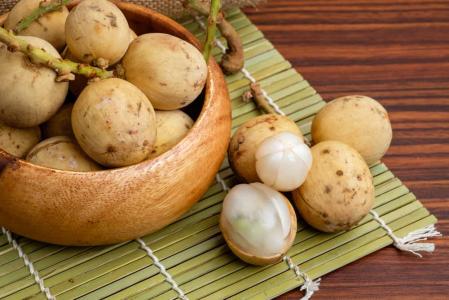 14 Manfaat Mengejutkan Buah Duku untuk Kesehatan