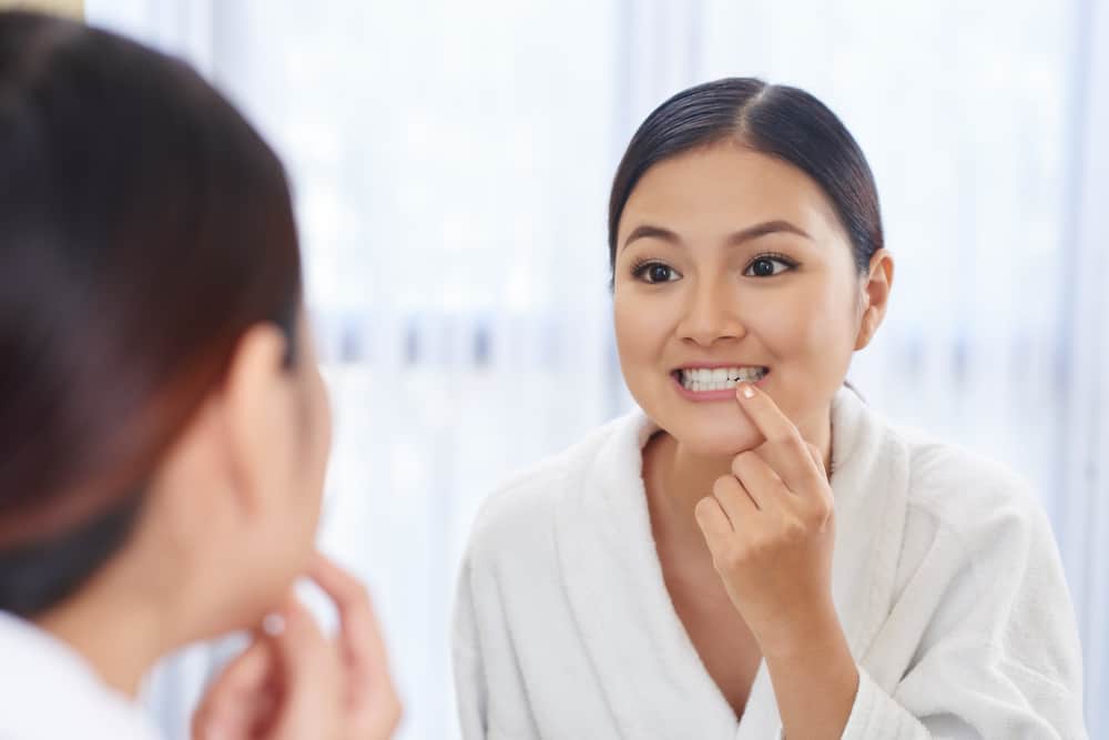 5 Cara Alami untuk Mempercepat Gigi Goyang Lepas