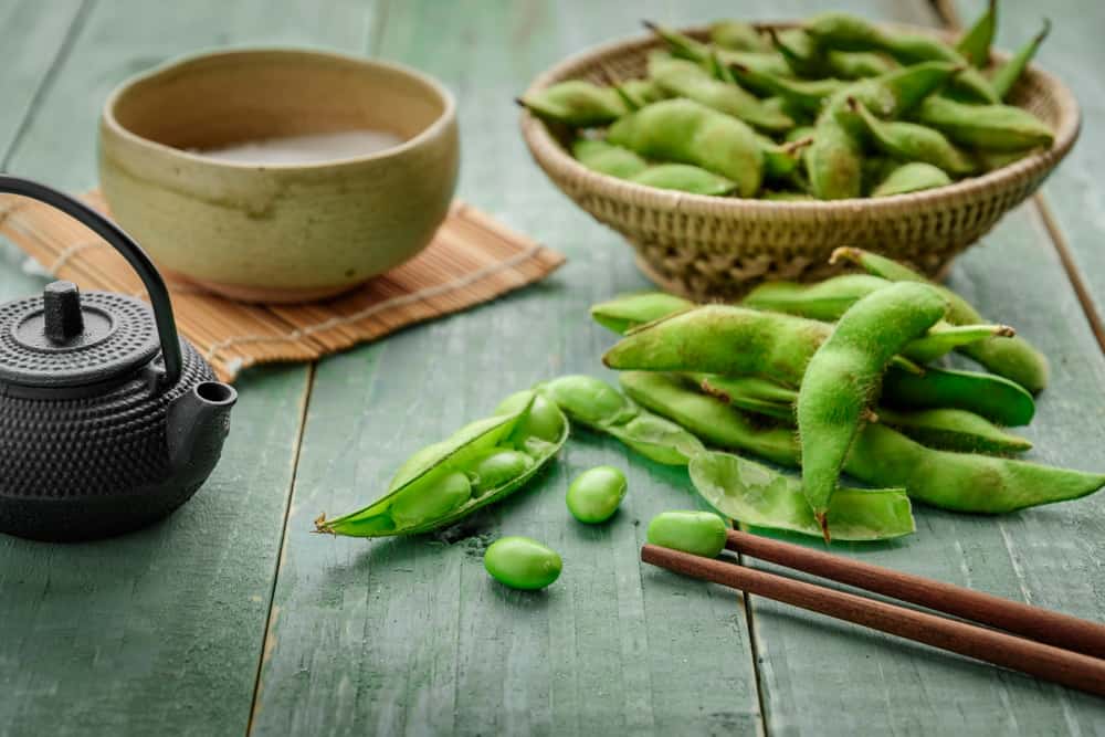 Punya Warna Hijau yang Khas, Kenali 10 Manfaat Kacang Edamame