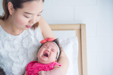 Cara Mengatasi Sembelit (Susah BAB) pada Bayi