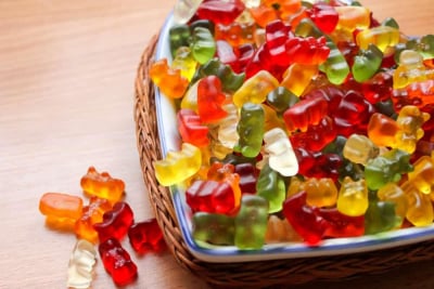 orang dewasa minum vitamin anak, Vitamin gummy dewasa
