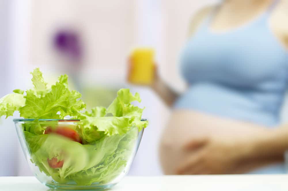 Amankah Ibu Hamil Makan Sayuran Mentah?
