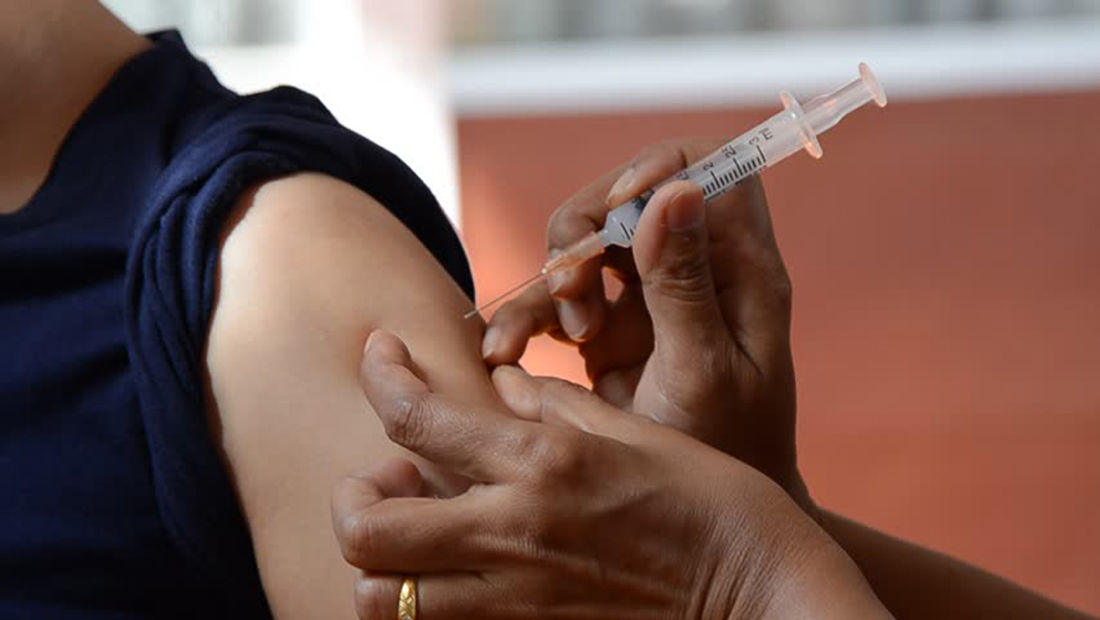 Tangan bengkak selepas vaksin