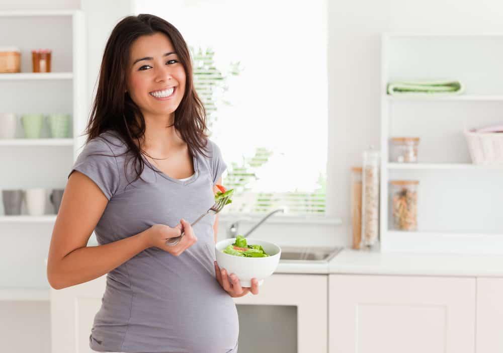 ibu hamil makan sayur