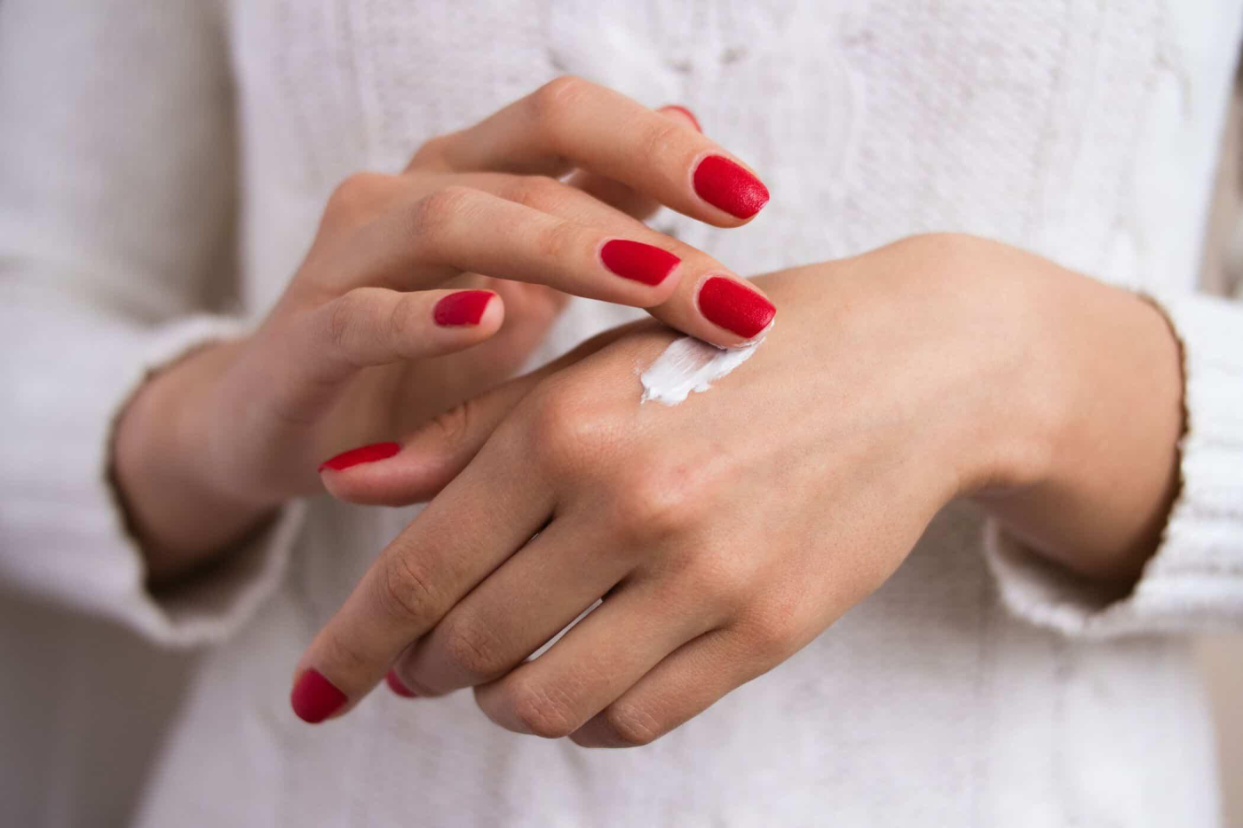 Cara Jitu Menghilangkan Gatal Akibat Bintik Berair di Tangan