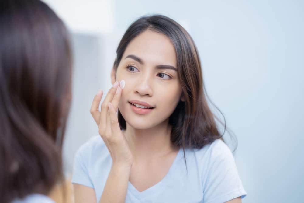 Risiko Sinar UV, Tetaplah Pakai Sunscreen di Rumah