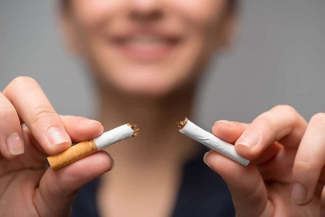 4 Jenis Obat di Apotek untuk Membantu Anda Berhenti Merokok