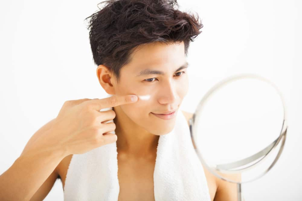 7 Cara Merawat Wajah Pria agar Tetap Sehat dan Bersih | Hello Sehat