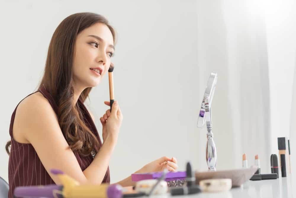 Cara Menutupi Bekas Jerawat dengan Mudah • Hello Sehat