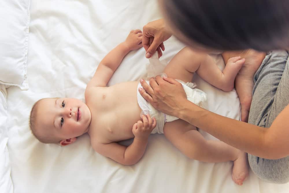 BAB Berdarah pada Bayi: Ketahui Penyebab dan Cara Mengatasinya