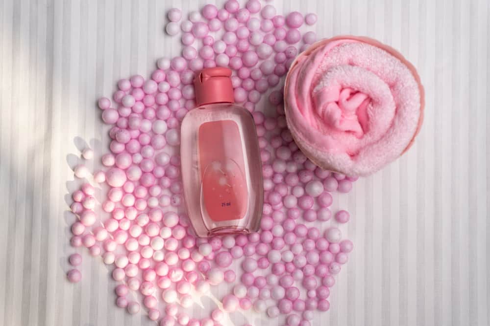 Apakah Parfum Bayi Aman bagi Kulitnya yang Sensitif?