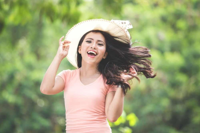 senyum yang indah